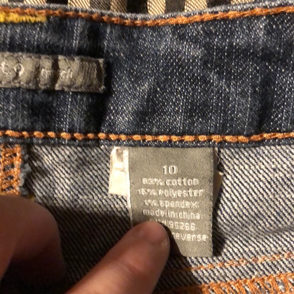 Apt.9 stretch denim skirt size 10. - Picture 4 of 4